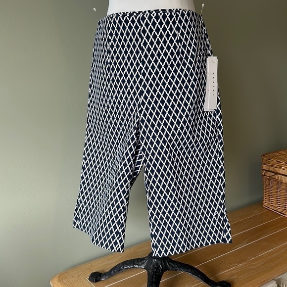 Tribal Eclipse  Bermuda shorts spandex nylon rayon blend size 4-10-12 - Picture 1 of 10